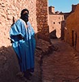 V medině. 
V úzkých uličkách arabských medin... Jó, arabská pohádka... 
(Severní Afrika)